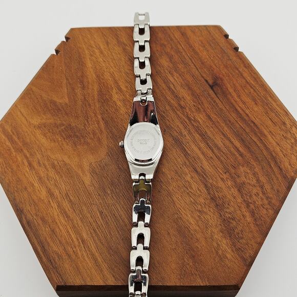 Silver Tone Quartz Bracelet Link Watch Red Dial Casual Elevated Y2K Everyday - Picture 5 of 7